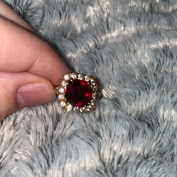 Vanessa Mooney: The Zena Ring - Picture 7 of 9